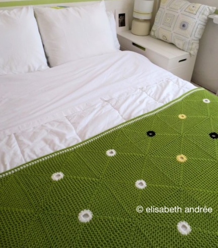 green and dots crochet blanket