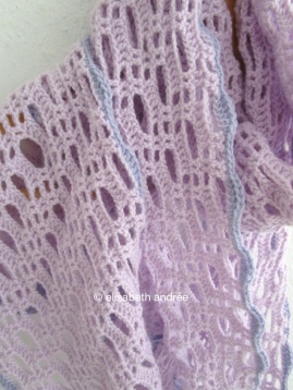 crochet lacy stitch pattern with wavy edge